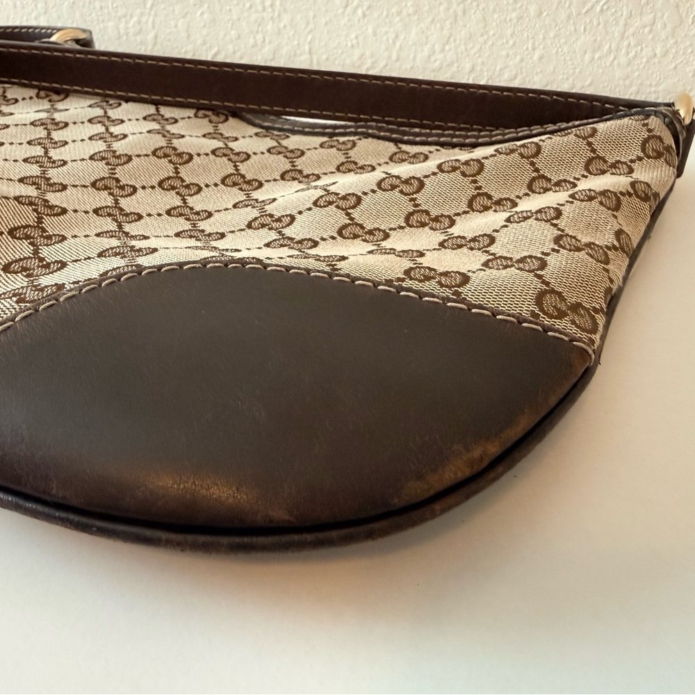 Gucci GG Canvas Lovely Heart Crossbody Bag - Picture 6 of 15
